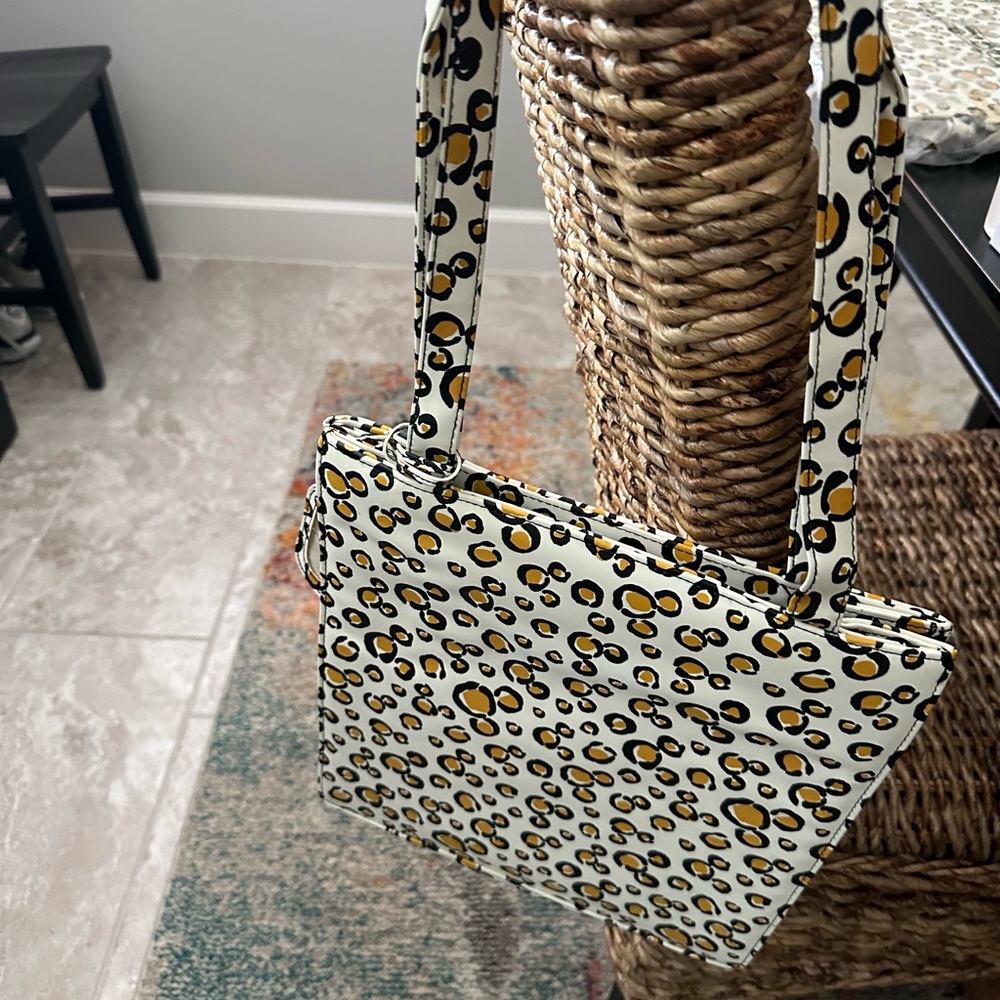 Disney NIB Stylish Leopard Print Tote Bag
